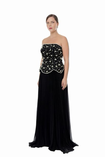 فستان سهرة أسود مطرز بالخرز بمقاسات كبيرة